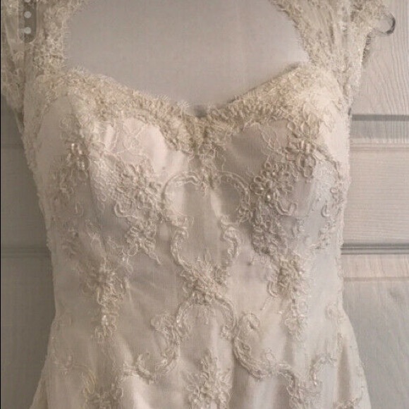 McCaffrey Haute Couture Wedding gown- Never worn - Picture 1 of 5